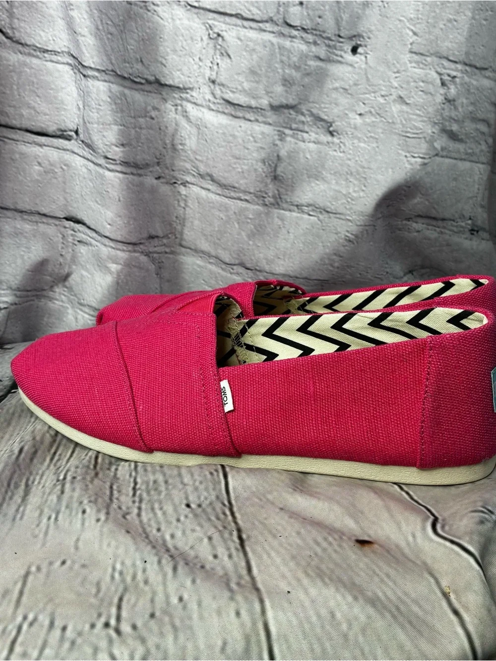 TOMS Alpargata‎ Barbie Hot Pink Fuschia Canvas Slip-On Flats Sneakers Shoes Sz 9